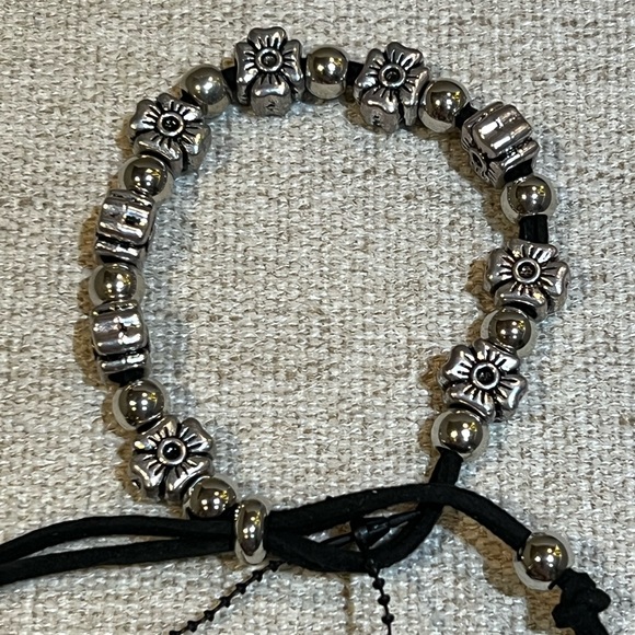 NWT Taramanda Silver Charm Bracelet - Picture 3 of 5